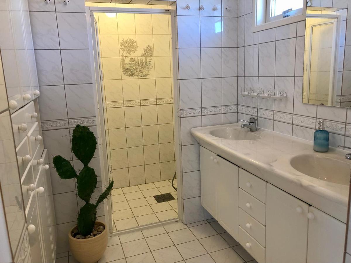 Vacker Vaning Med Havsutsikt I Stroemstads Centrum. Ngoại thất bức ảnh